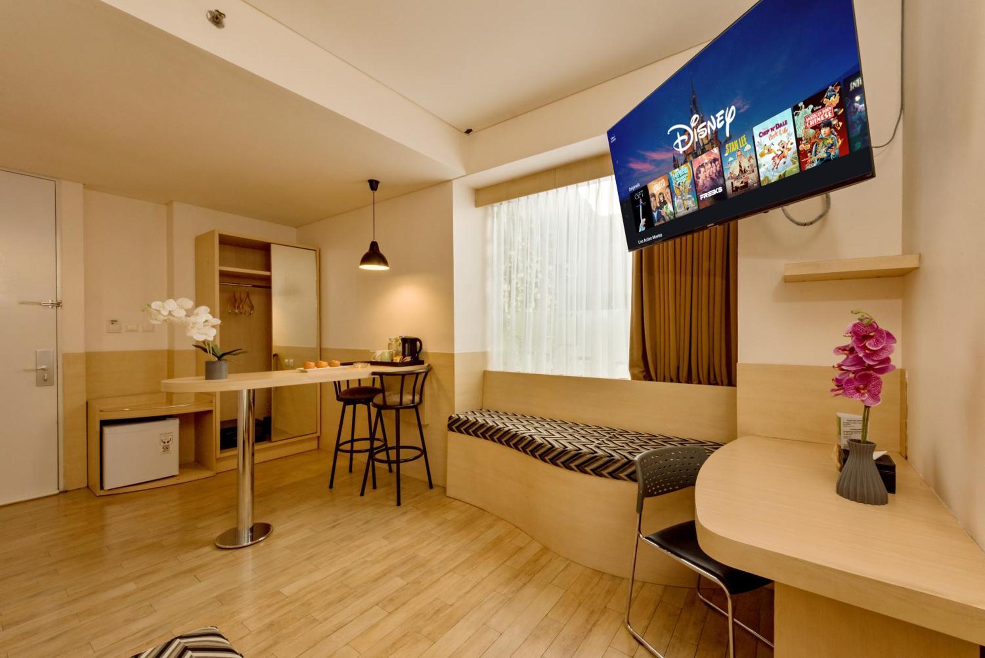 Отель Maxone Premier Melawai Джакарта Экстерьер фото